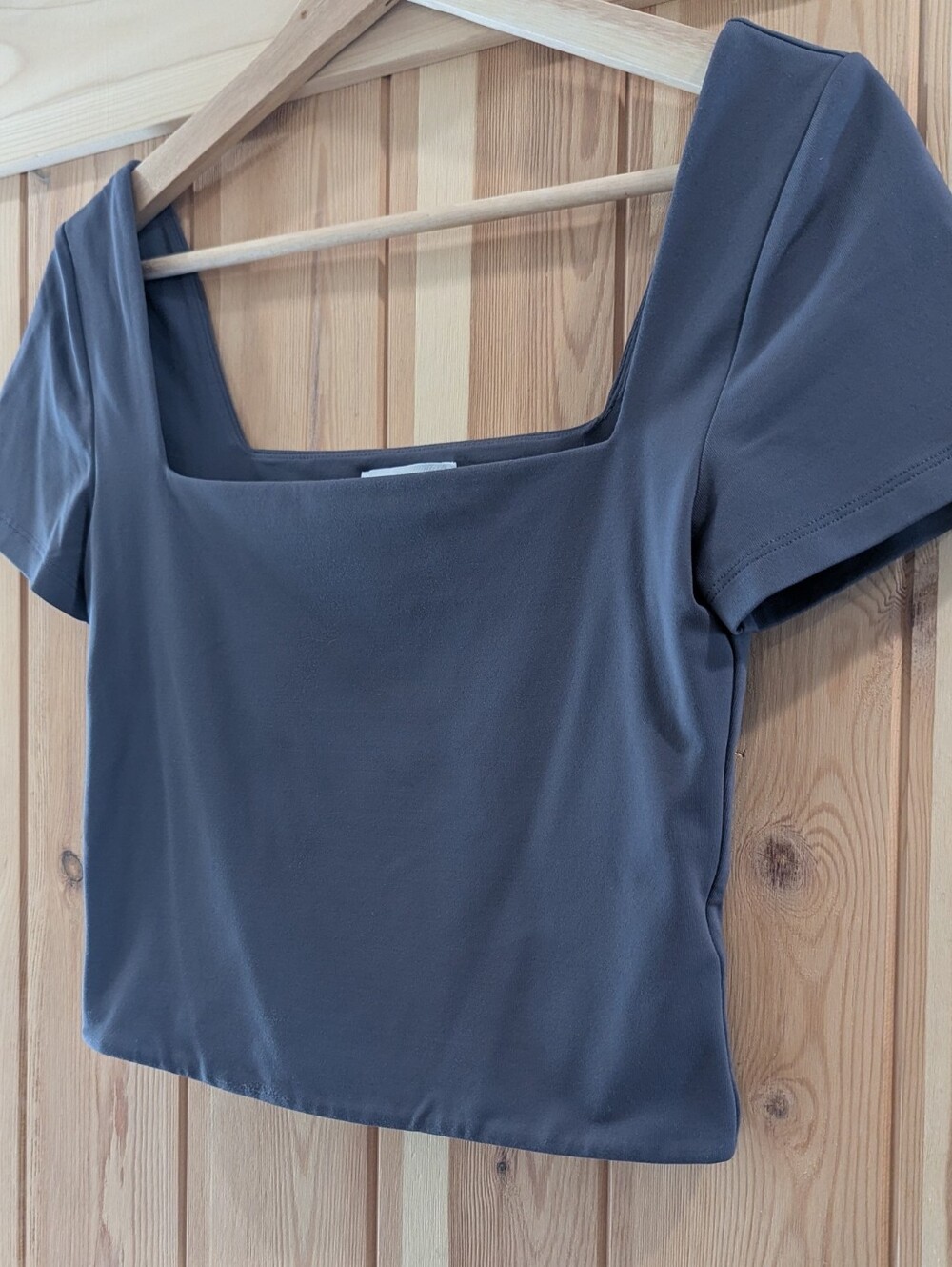 Babaton Square Neck Short Sleeve Crop Top - Picture 3 of 7